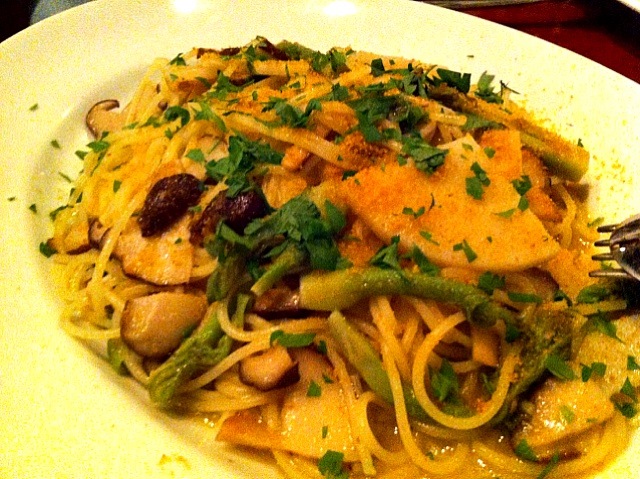 タケノコとエリンギとカラスミ at LA FIORITASnapDish Food Camera