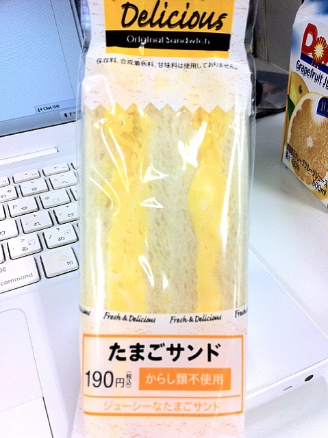 タマゴだけのサンドイッチSnapDish Food Camera