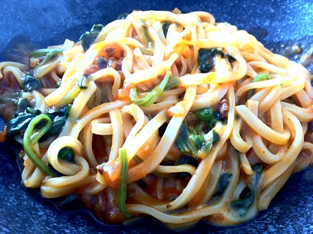 ほうれん草とミートソースのパスタSnapDish 料理カメラ